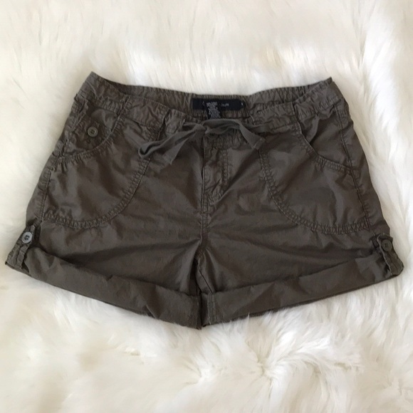 Calvin Klein Pants - Calvin Klein Women’s Olive Green Cargo Shorts